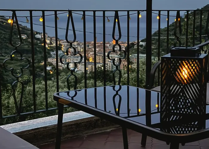 Villa In Collina Con Vista Mozzafiato Su Noli